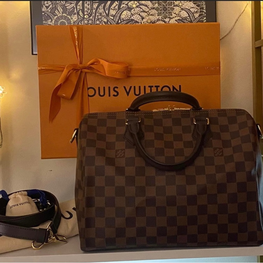 Louis Vuitton bandolier 30